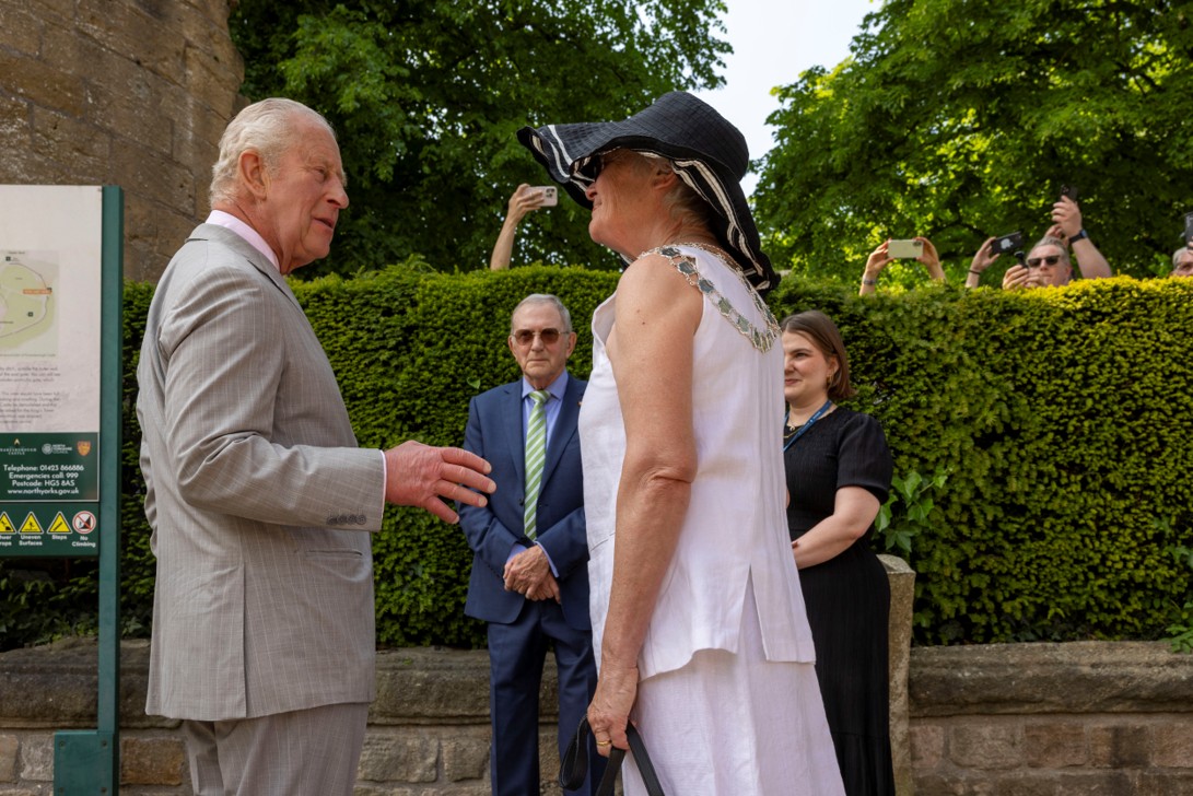 The Mayor of Knaresborough meets His Majesty the King